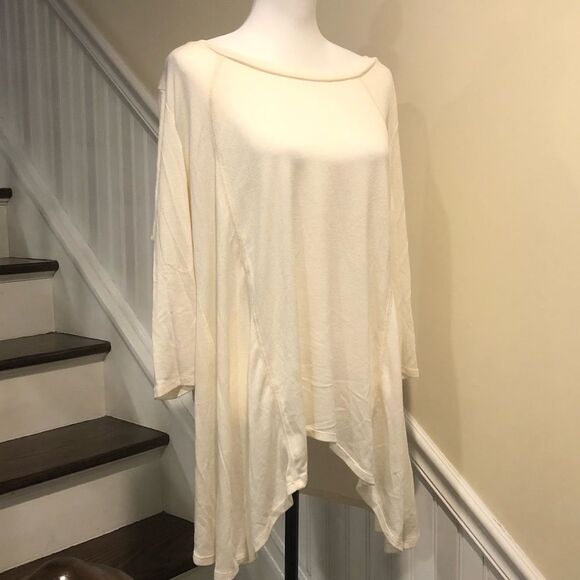 Women’s 3/4 Sleeve Flat Knit Sidetail Shark Bite Tunic - Picture 2 of 8